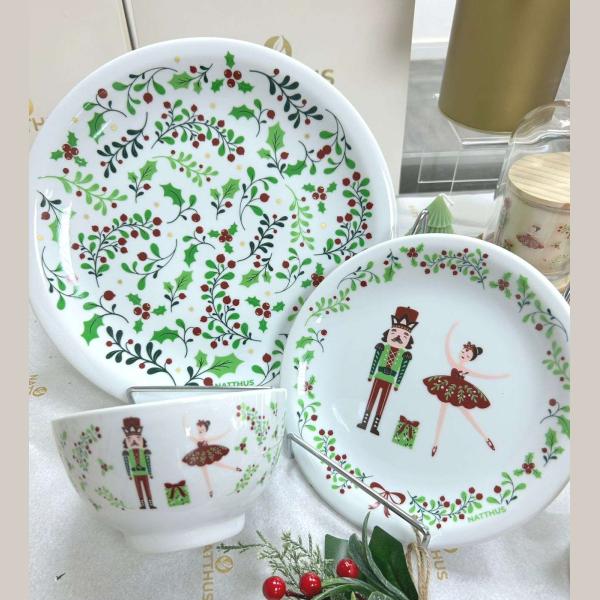 LOUÇA QUEBRA NOZES – Prato Folhas